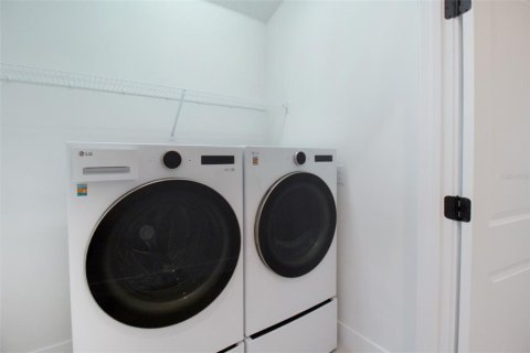Adosado en alquiler en Sarasota, Florida, 3 dormitorios, 163.88 m2 № 1916870 - foto 20