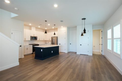 Adosado en alquiler en Sarasota, Florida, 3 dormitorios, 163.88 m2 № 1916870 - foto 4