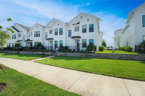 Adosado en alquiler en Sarasota, Florida, 3 dormitorios, 163.88 m2 № 1916870 - foto 1