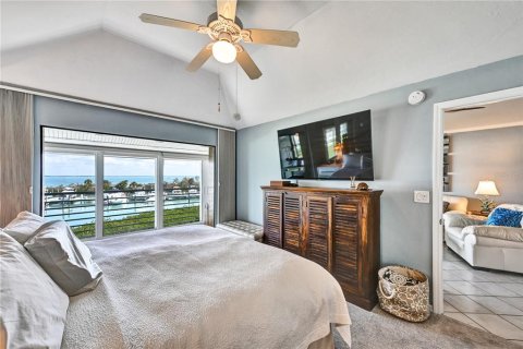 Condo in Boca Grande, Florida, 2 bedrooms  № 2166272 - photo 23