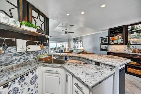 Condo in Boca Grande, Florida, 2 bedrooms  № 2166272 - photo 24