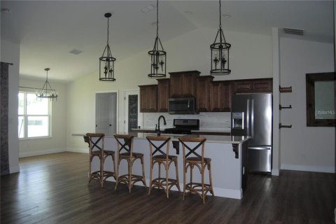 House in Ocala, Florida 3 bedrooms, 202.9 sq.m. № 1907082 - photo 9
