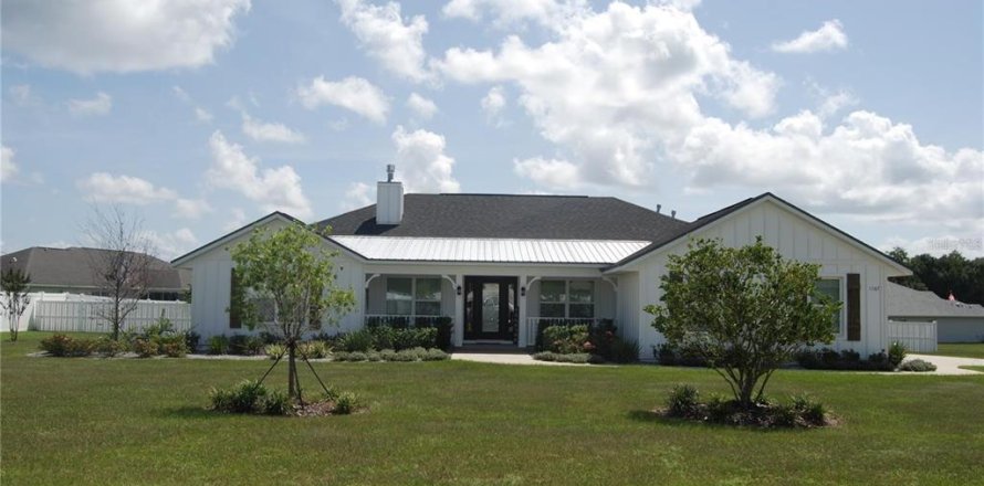 House in Ocala, Florida 3 bedrooms, 202.9 sq.m. № 1907082