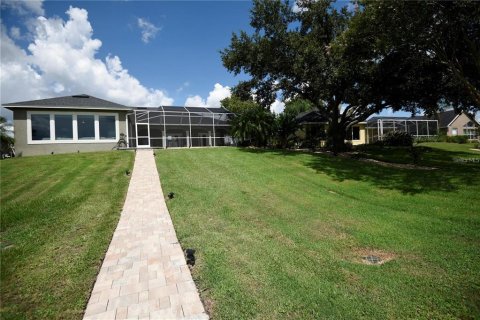 House in Winter Haven, Florida 3 bedrooms, 210.52 sq.m. № 2093504 - photo 18