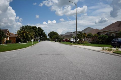 House in Winter Haven, Florida 3 bedrooms, 210.52 sq.m. № 2093504 - photo 20