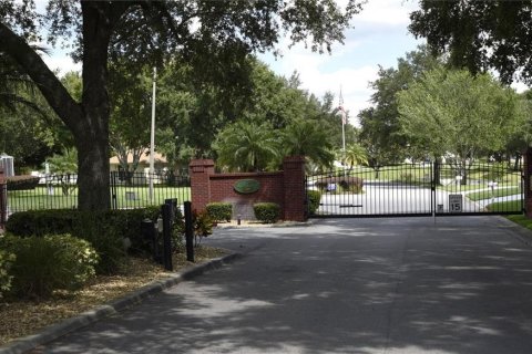 House in Winter Haven, Florida 3 bedrooms, 210.52 sq.m. № 2093504 - photo 21