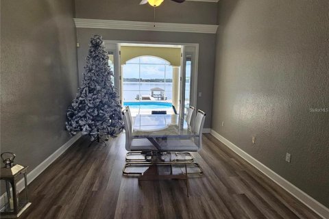 House in Winter Haven, Florida 3 bedrooms, 210.52 sq.m. № 2093504 - photo 8