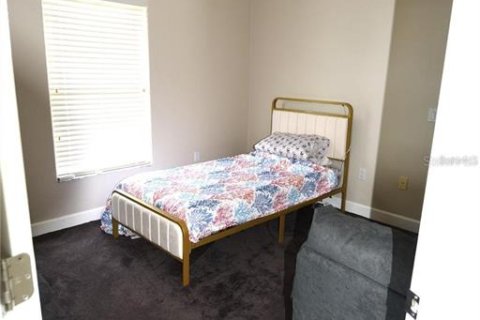 House in Winter Haven, Florida 3 bedrooms, 210.52 sq.m. № 2093504 - photo 7