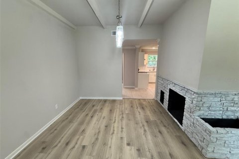 House in Gainesville, Florida 5 bedrooms, 212 sq.m. № 2096236 - photo 14
