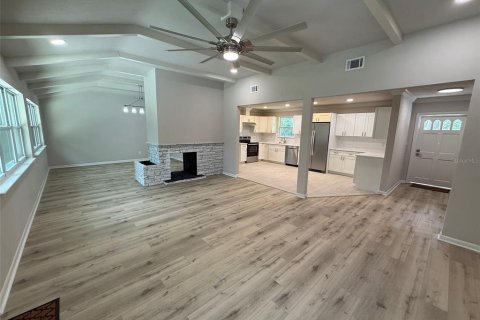 House in Gainesville, Florida 5 bedrooms, 212 sq.m. № 2096236 - photo 7