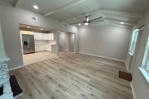 House in Gainesville, Florida 5 bedrooms, 212 sq.m. № 2096236 - photo 12
