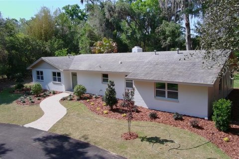 House in Gainesville, Florida 5 bedrooms, 212 sq.m. № 2096236 - photo 2