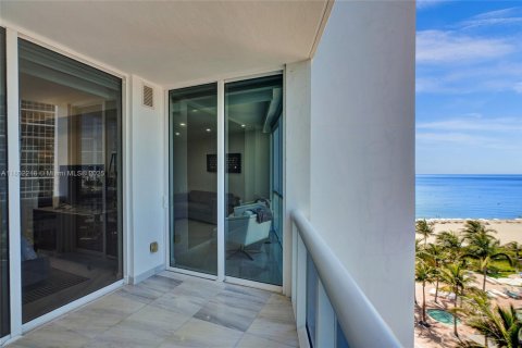 Condo in Sunny Isles Beach, Florida, 1 bedroom  № 1727458 - photo 16