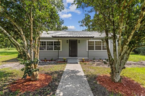 House in Archer, Florida 3 bedrooms, 167.22 sq.m. № 1899685 - photo 1