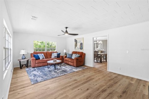 House in Archer, Florida 3 bedrooms, 167.22 sq.m. № 1899685 - photo 6