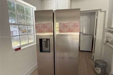 Casa en venta en Pompano Beach, Florida, 1 dormitorio, 57.6 m2 № 2081424 - foto 4