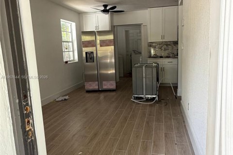 Casa en venta en Pompano Beach, Florida, 1 dormitorio, 57.6 m2 № 2081424 - foto 7