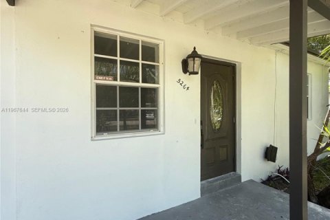 Casa en Pompano Beach, Florida 1 dormitorio, 57.6 m2 № 2081424