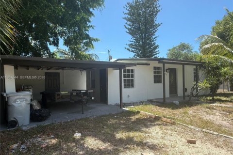Casa en venta en Pompano Beach, Florida, 1 dormitorio, 57.6 m2 № 2081424 - foto 16