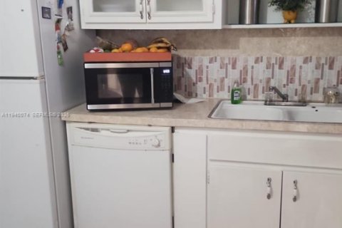 Купить кондоминиум в Майами, Флорида 1 спальня, 74.41м2, № 1997342 - фото 7