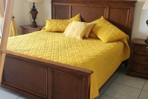 Купить кондоминиум в Майами, Флорида 1 спальня, 74.41м2, № 1997342 - фото 4