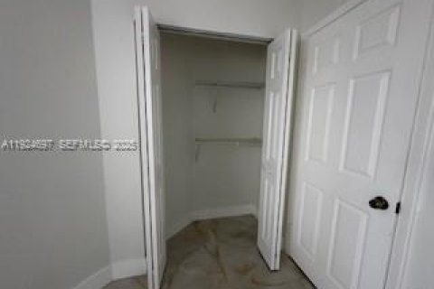 Villa ou maison à louer à Weston, Floride: 3 chambres, 105.35 m2 № 1982798 - photo 29