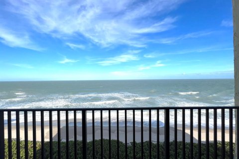 Condo in Jensen Beach, Florida, 2 bedrooms  № 913542 - photo 1