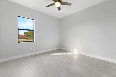 House in Cape Coral, Florida 4 bedrooms, 243.31 sq.m. № 1578246 - photo 26