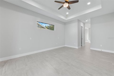 House in Cape Coral, Florida 4 bedrooms, 243.31 sq.m. № 1578246 - photo 21