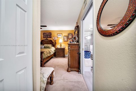 Condo in Miami, Florida, 2 bedrooms  № 1891152 - photo 24