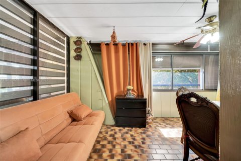 Condo in Miami, Florida, 2 bedrooms  № 1891152 - photo 28
