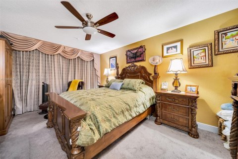 Condo in Miami, Florida, 2 bedrooms  № 1891152 - photo 25