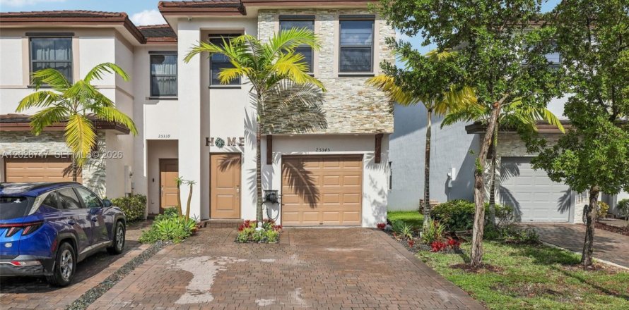 Townhouse in Homestead, Florida 4 bedrooms, 179.86 sq.m. № 2084070