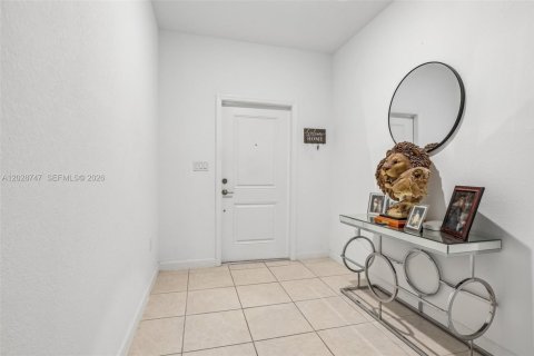 Townhouse in Homestead, Florida 4 bedrooms, 179.86 sq.m. № 2084070 - photo 6