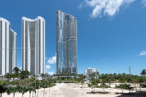Copropriété à vendre à Sunny Isles Beach, Floride: 1 chambre, 92.07 m2 № 1960620 - photo 1