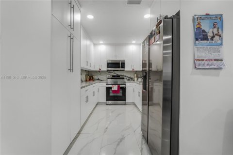 Casa en venta en Homestead, Florida, 3 dormitorios, 115.01 m2 № 2044225 - foto 3