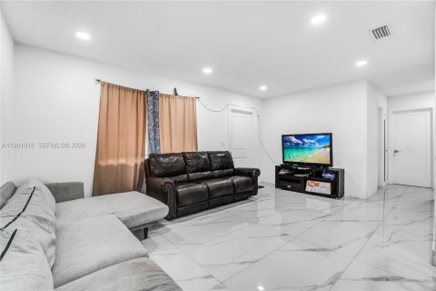 Casa en venta en Homestead, Florida, 3 dormitorios, 115.01 m2 № 2044225 - foto 26