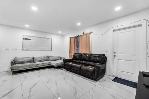 Casa en venta en Homestead, Florida, 3 dormitorios, 115.01 m2 № 2044225 - foto 25