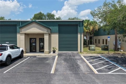 Propiedad comercial en venta en Ormond Beach, Florida, 187.29 m2 № 2318397 - foto 4
