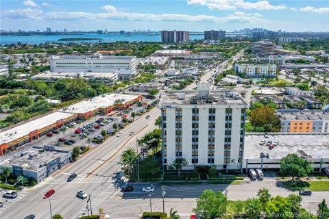 Commercial property in North Miami, Florida № 1859817 - photo 14