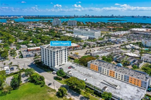 Commercial property in North Miami, Florida № 1859817 - photo 12