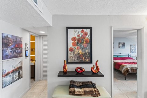 Снять в аренду кондоминиум в Халландейл-Бич, Флорида 1 спальня, 74.88м2, № 2006371 - фото 11