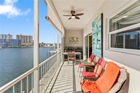 Снять в аренду кондоминиум в Халландейл-Бич, Флорида 1 спальня, 74.88м2, № 2006371 - фото 29