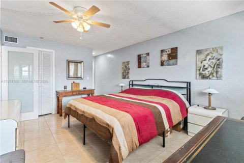 Снять в аренду кондоминиум в Халландейл-Бич, Флорида 1 спальня, 74.88м2, № 2006371 - фото 22