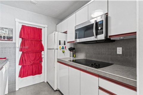 Снять в аренду кондоминиум в Халландейл-Бич, Флорида 1 спальня, 74.88м2, № 2006371 - фото 16