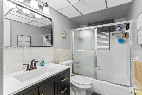 Снять в аренду кондоминиум в Халландейл-Бич, Флорида 1 спальня, 74.88м2, № 2006371 - фото 25