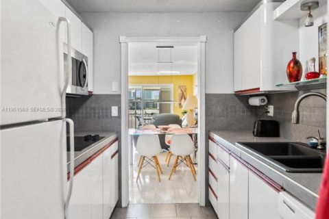 Снять в аренду кондоминиум в Халландейл-Бич, Флорида 1 спальня, 74.88м2, № 2006371 - фото 12