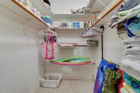 Купить кондоминиум в Теквеста, Флорида 6 комнат, 85.47м2, № 2083058 - фото 17
