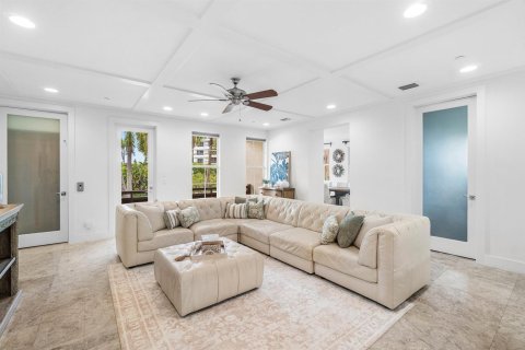 House in Delray Beach, Florida 4 bedrooms, 356.93 sq.m. № 2183028 - photo 9