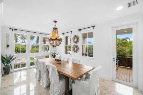 House in Delray Beach, Florida 4 bedrooms, 356.93 sq.m. № 2183028 - photo 10